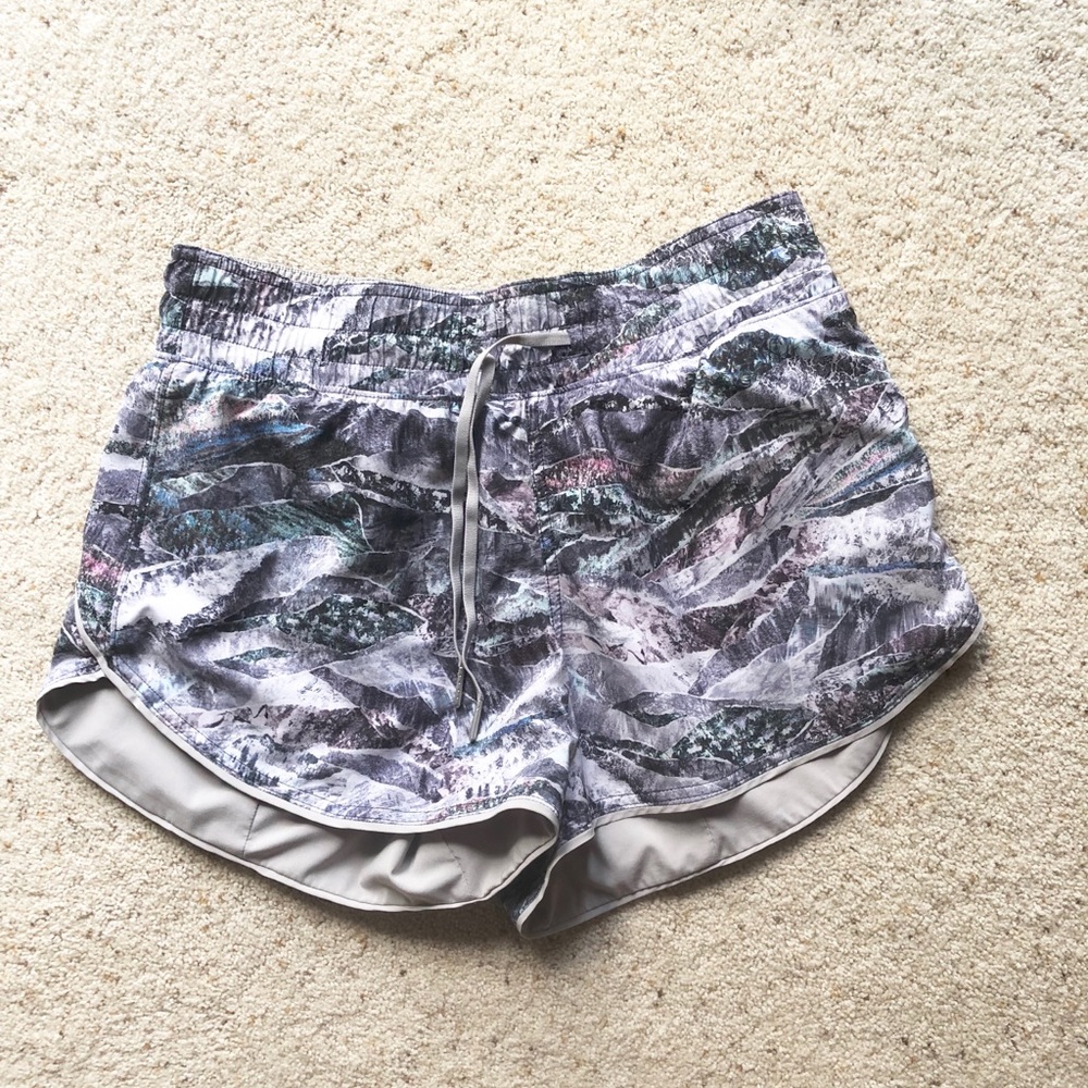 Lululemon Choose a side reversible short 3”